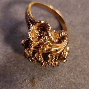 Elegant Gold Ring